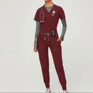 Figs maroon scrub set